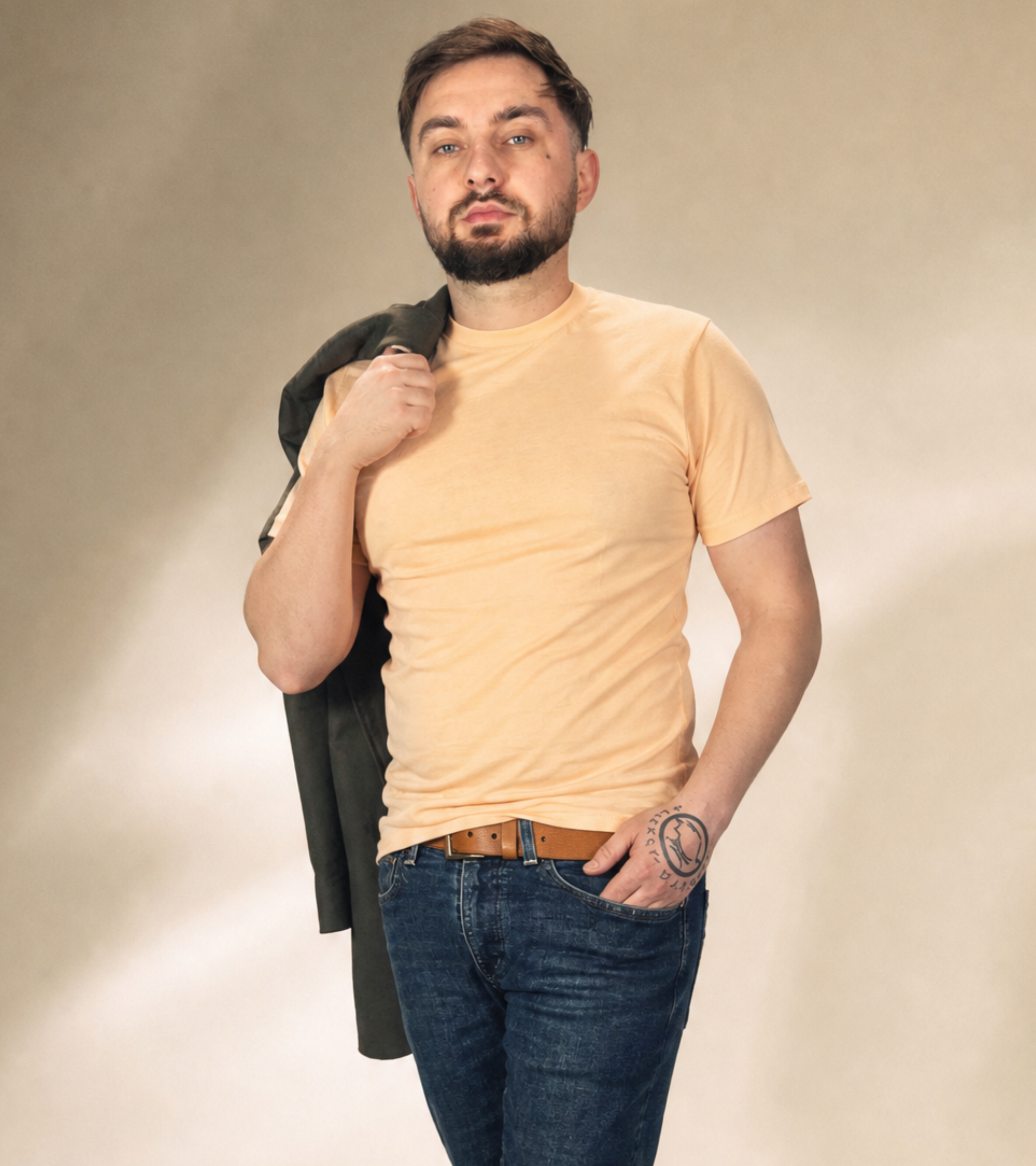 8 Pack 8 Colours - Now 60£ - Save 56% - Basic Tees 100% Cotton - RRP 136