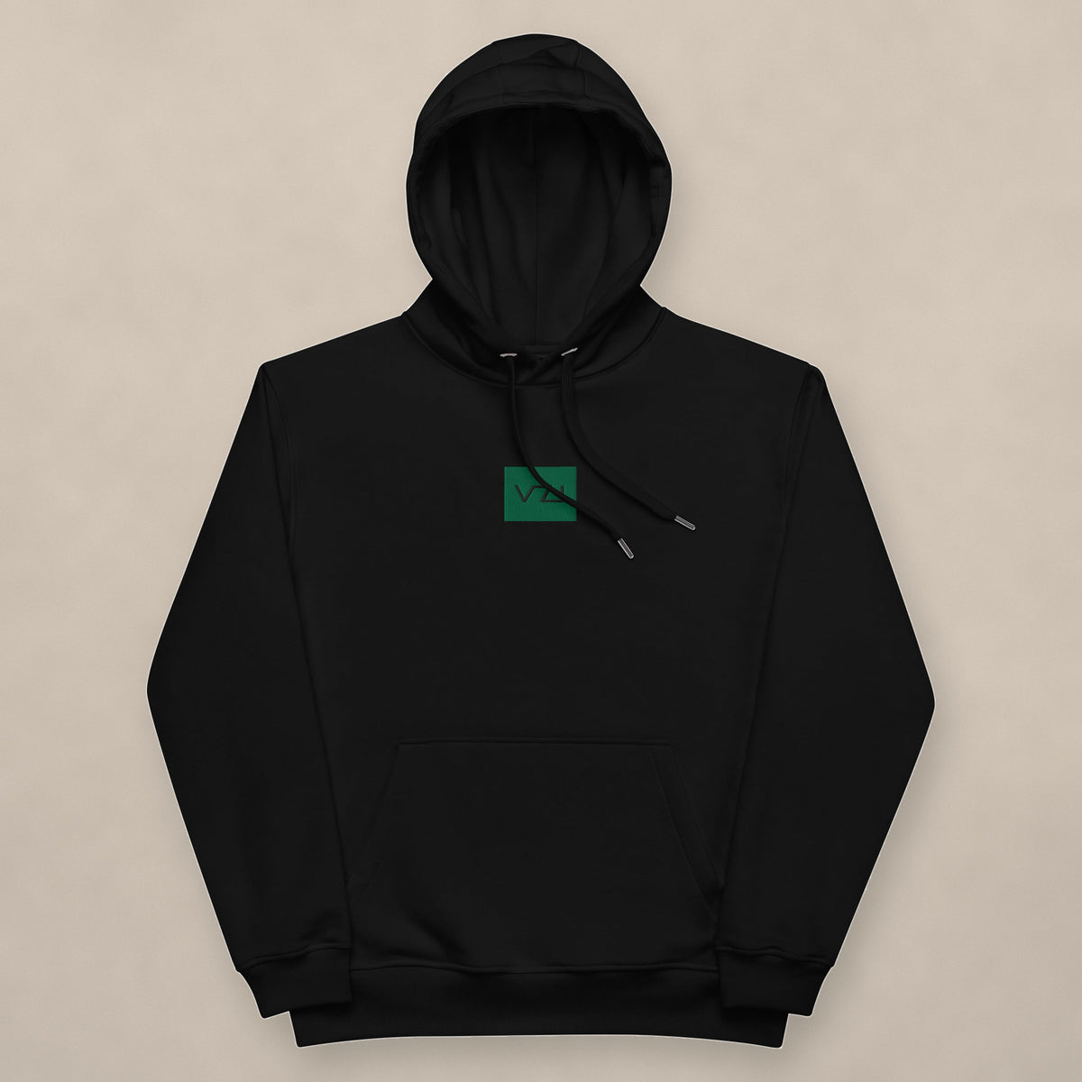 Vazzari Eco Hoodie – Green on beige studio wall